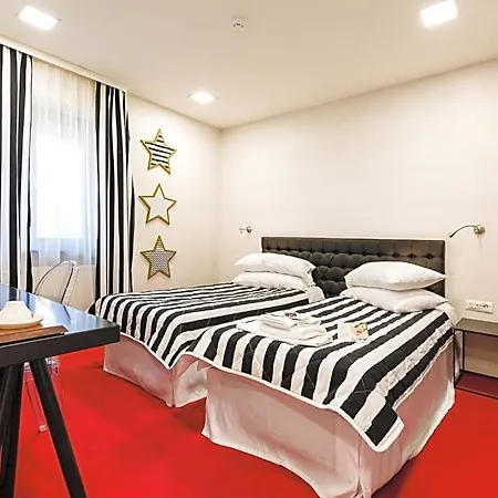 Hotell Lol Et Lola 3*