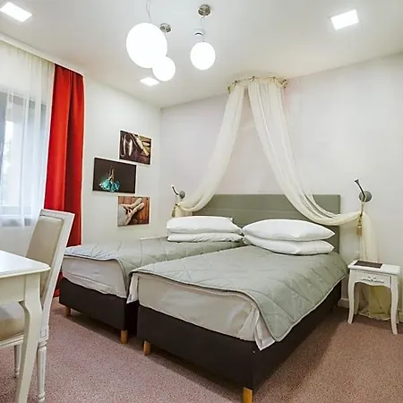 Hotell Lol Et Lola 3*