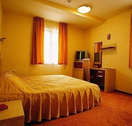 Otel Lol Et Lola Kaloşvar